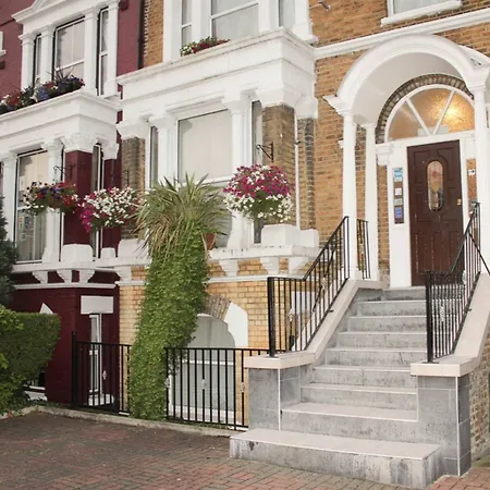 Lampton Guest House